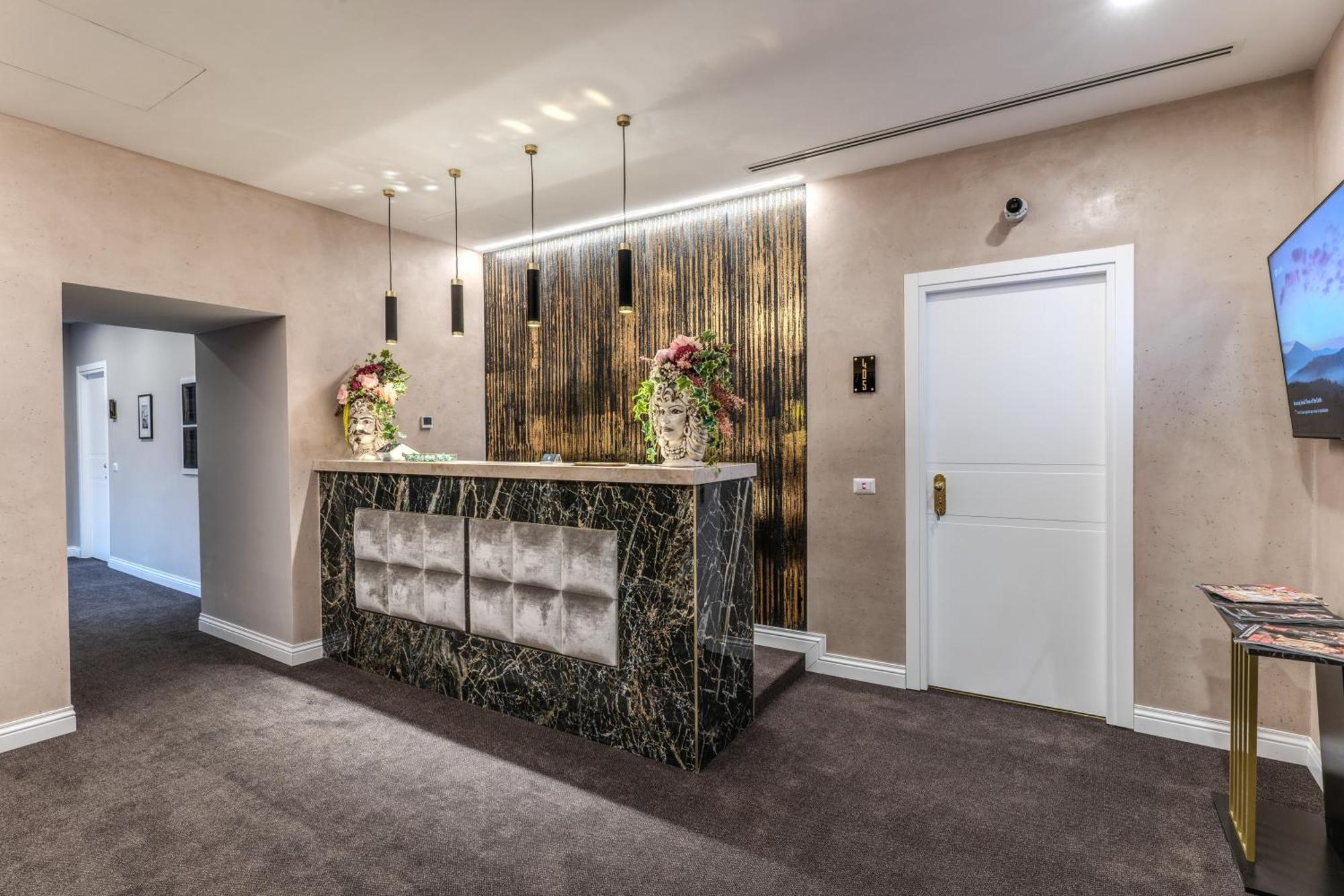 Goldoni 47 Hotel Rome Bagian luar foto