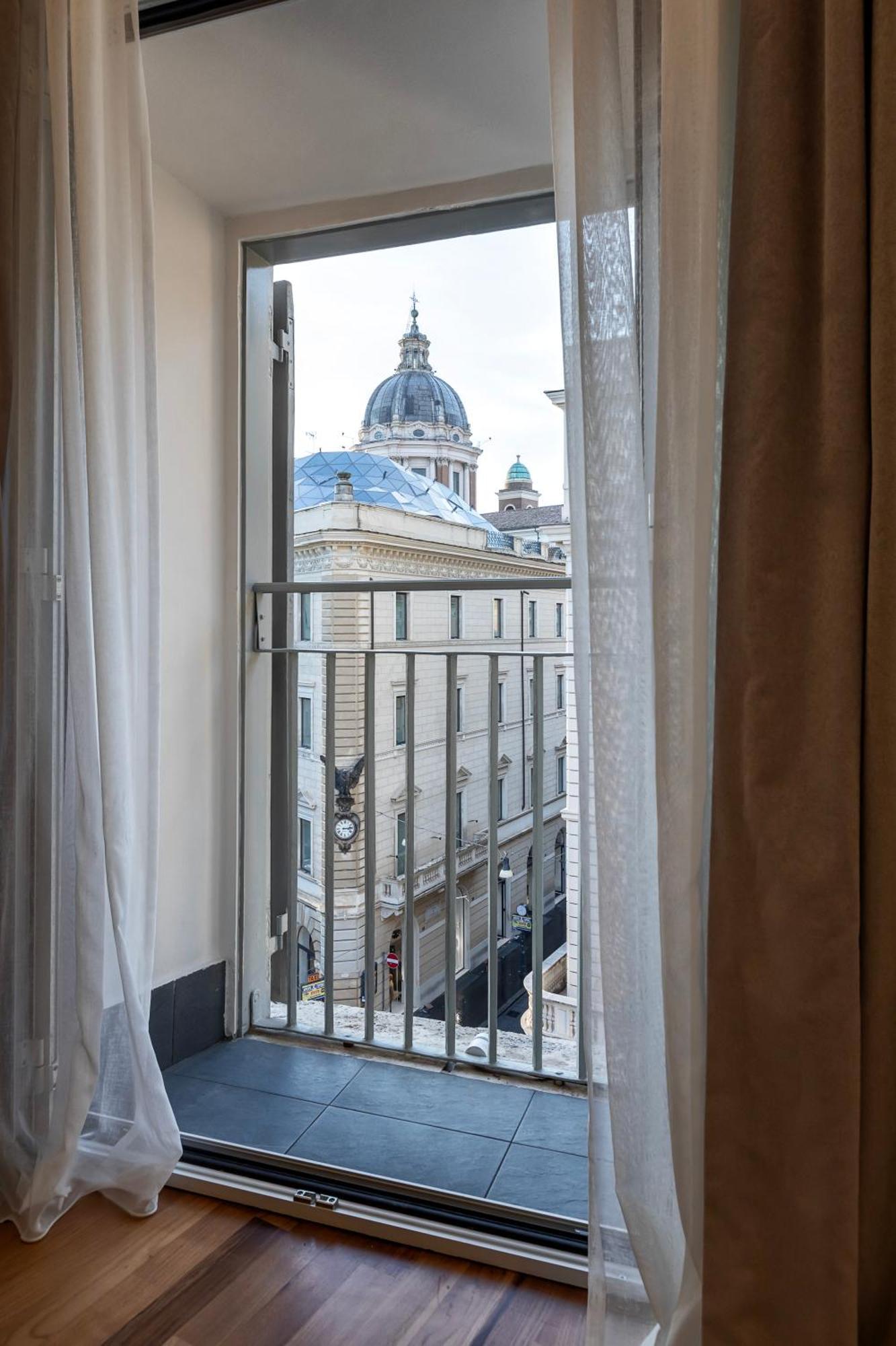 Goldoni 47 Hotel Rome Bagian luar foto